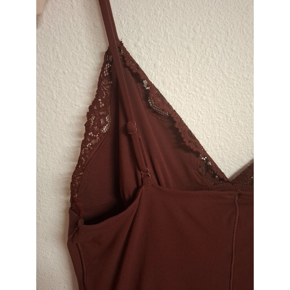 Women's SKIMS Fits Everybody Lace Trim Triangle Romper in Oxblood Size XL - Picture 10 of 13